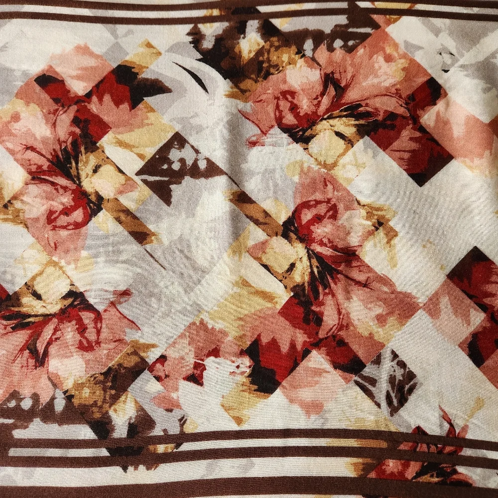 Floral scarf - Picture 2 of 4